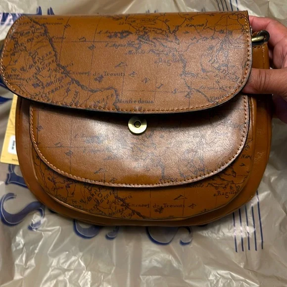 NWT Beautiful Patricia Nash signature map Rython Crossbody - Picture 1 of 4
